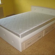 Белая двуспальная кровать под заказ