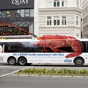 Реклама на общественном транспорте нескучная