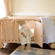 Детская кровать с дверкой фото