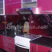 Кухонный фартук из стекла (Скинали) в фиолетовой гамме с узорами фото