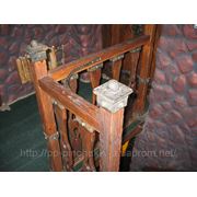 Лестница деревянная под старину. фото