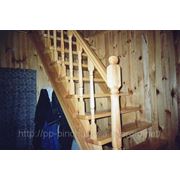 Лестница деревянная масив. фото