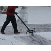 Снегоуборщик ручной грейдер снегоочиститель инвентарь уборочный фото
