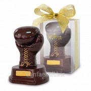 Скульптура шоколадная Боксерская перчатка из шоколада ШСг381.440-по