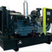 Однофазный дизельный генератор PRAMAC P6000 в шумозащитном кожухе с автомат фото