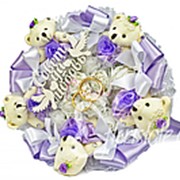 Свадебный букет с 5-ю мишками и кольцами фиолетовый фотография