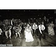 Свадебный танец с участием гостей в виде флешмоба. фото