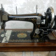 Коллекционная швейная машинка NAUMANN юбилейная №705 фото
