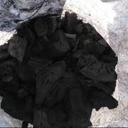 Древесный уголь твёрдых пород древесины фото