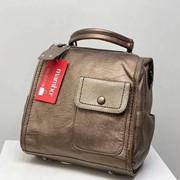 Сумка женская с одним наружным карманом золотая фото