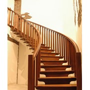 Лестницы деревянные в Астане фото