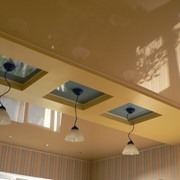 Натяжной потолок для кухни фотография
