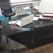 Офисные столы из искусственного камня фото