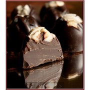 Конфеты шоколадные. Чистый черный шоколад с кешью фото