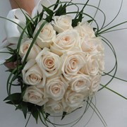 Букеты роз с доставкой в АР Крым, оформление букетов, цветы для невесты, свадебные букеты. фото