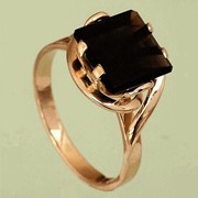 Кольцо , золото красное Au 585° пробы, со вставками из драгоценных и полудрагоценных камней, вес - 4.81 грамм, вставки: кварц+ цирконий.Код: 0201042