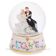 Фигурка декоративная в стеклянном шаре Жених и невеста (с подсветкой), Н13 см фото