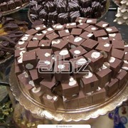 Шоколадные конфеты с сухофруктами фотография