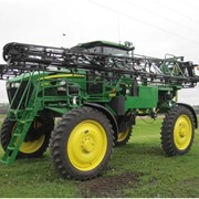 Опрыскиватель самоходный John Deere 4730 фото