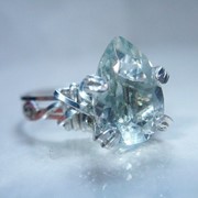 Серебреное кольцо с зеленым аметистом! фото
