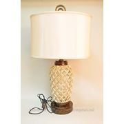 Декоративная ажурная настольная лампа с текстильным белым абажуром, h83 cм фотография