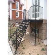 Лестницы из металла фото