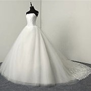 Пышное свадебное платье со шлейфом. Размеры все 40-60 фото