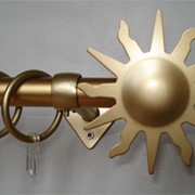 Карнизы металлические Алабама золото с наконечниками Солнце - это классические и самые популярные карнизы для штор в нашей коллекции металлических карнизов. фото