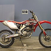 Мотоцикл кроссовый Honda CRF 250 R цвет белый красный черный фото
