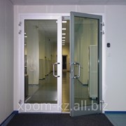 Маятниковая дверь Стекляная прозрачная фотография