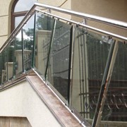 Лестницы и ограждения из Нержавеющей стали, материла с полимерным поерытием, стакла, дерева и других материалов фото