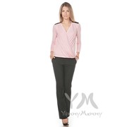 Блуза на запах с длинным рукавом со вставкой на плечах жемчужно-розовая