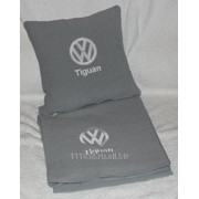 Плед в чехле Volkswagen Tiguan серый вышивка белая фотография