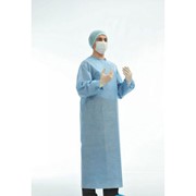 Одежда медицинская одноразовая, халаты медицинские хирургические, шапочки, бахилы фото