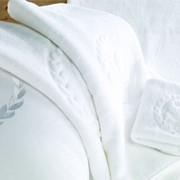 Полотенце махровое,лицевое,белого цвета,размером 50*90 см,производство Россия. фото