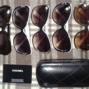 Солнцезащитные очки Chanel фотография