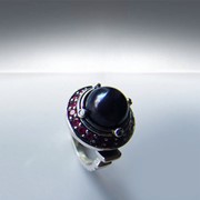Серебряное кольцо “Mysterium“ с драгоценными камнями от WickerRing фотография