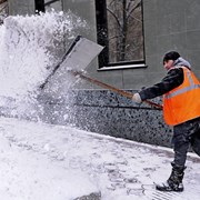 Уборка снега вручную в Казани Рабочие для уборки фото