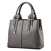 Распродажа итальянских кожаных сумок фото