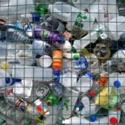 Переработка пластика, переработка ПЭТ: пластиковые бутылки, бракованные пластиковые заготовки. фото