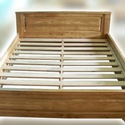Кровать деревянная из дуба фото