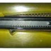 Нож с выдвижным лезвием усиленный 18 металлический корпус SKRAB 26724