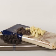 Черный, молочный и белый шоколад в виде дисков, бриллиантов (Италия, Бельгия)