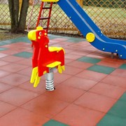 Резиновая плитка для детских игровых комплексов.