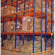 Фронтальные стеллажи фото