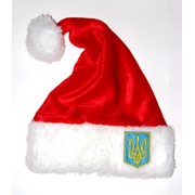 Новогодняя шапка санты красная “Герб Украины“ фотография