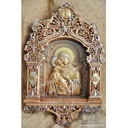 Резная икона “Владимирской Божьей Матери“ с киотом фото