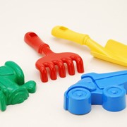 Песочный набор “Ромашка“ №4. Детские игрушки оптом. Лопатка, грабельки, пасочки. фото
