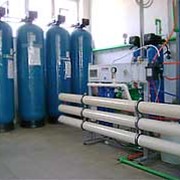 Гибридная установка возобновляемых источников тепловой энергии (воздушные тепловые насосы и гелиополе с латентным аккумулятором тепла), используемую для качественного и бесперебойного обеспечения объектов горячей водой