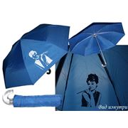 Ярко-синий складной зонт с принтом Одри Хепберн фото